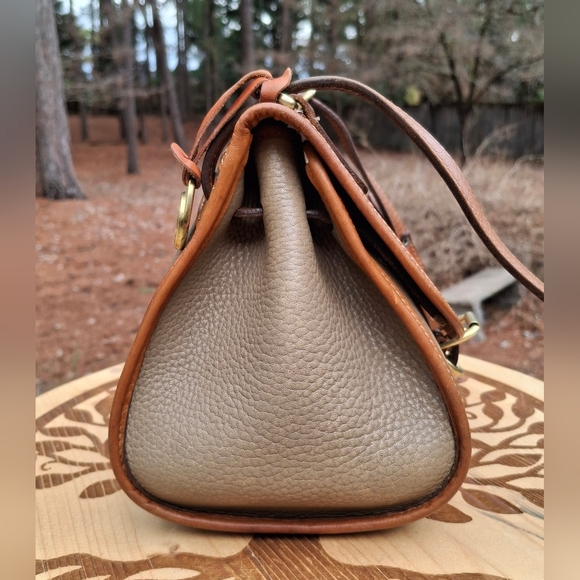 Vintage Dooney & Bourke Pre-Tag R 46 Bicycle Bag Taupe/Tan Leather Crossbody - Picture 5 of 14
